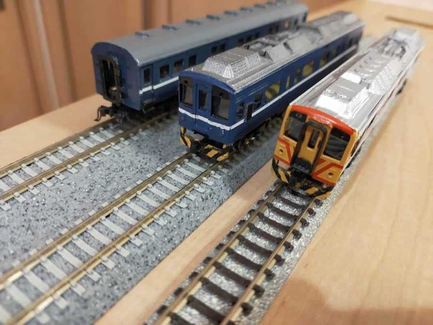 Amazon | 鉄道模型（Nゲージ）台湾 DR1000 2両と荷物車 計3両セット