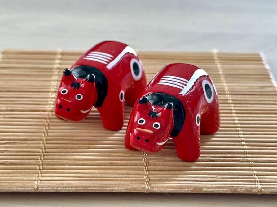 Amazon.co.jp: 赤べこ箸置き ミニ オブジェ 置物 インテリア 2個