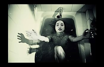 Amazon.com: In the Tub: 9780988738515: Scott, T. J.: Books