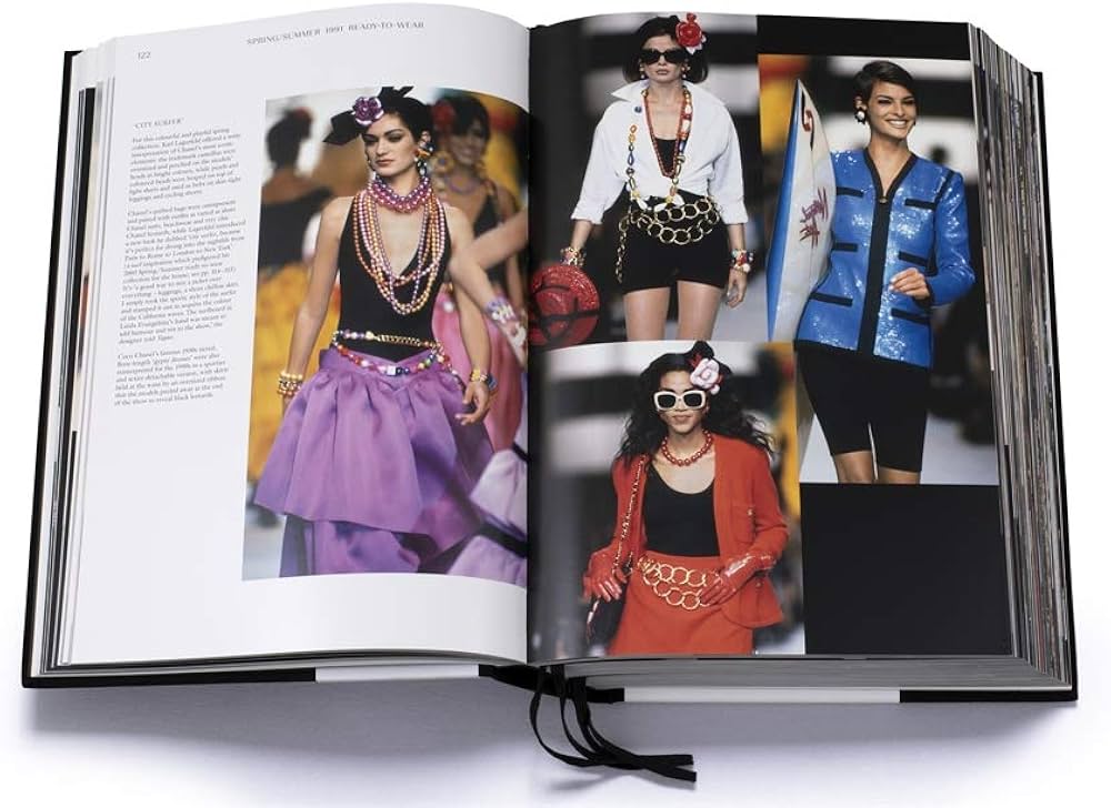 Amazon | CHANEL CATWALK(H) | MAURIES, PATRICK | History