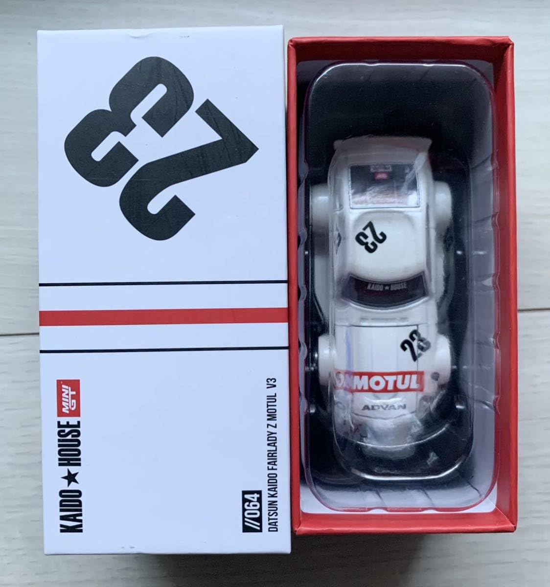 Amazon | 1/64 KAIDO HOUSE MINI GT ダットサン KAIDO フェアレディZ