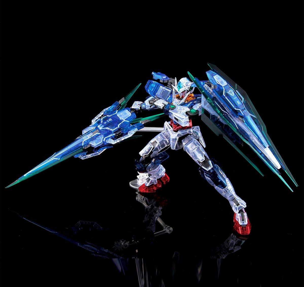 Amazon.com: Bandai Gundam Base Limited 00 Qan[T] Full Saber Clear