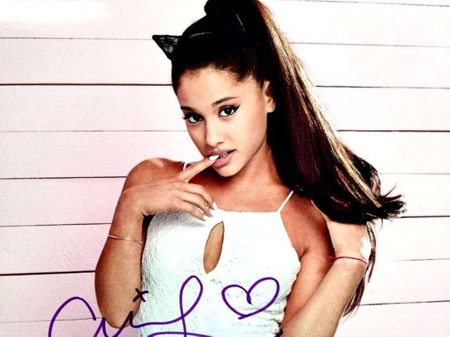 Amazon.co.jp: アリアナ グランデ直筆サイン入り超 大型写真… : おもちゃ