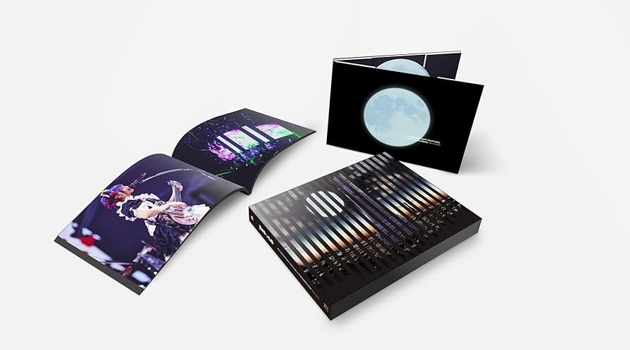 Amazon.co.jp: 10TH ANNIVERSARY TOUR FINAL in YOKOHAMA ARENA (Nov