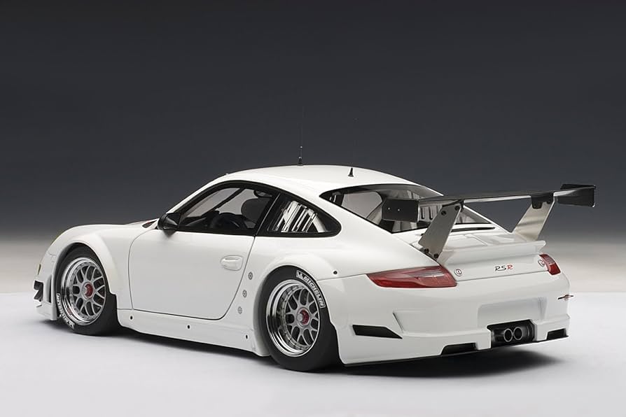 Amazon.co.jp: AUTOart 1/18 ポルシェ 911 (997)GT3 RSR 10 プレーン