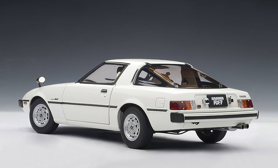 Amazon | AUTOart 1/18 マツダ サバンナ RX-7 リミテッド (SA