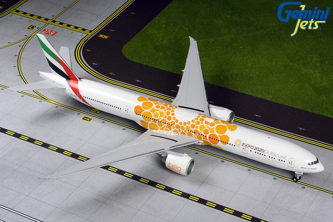 Amazon | GeminiJets 1:200 Emirates Boeing 777-300ER Orange Expo