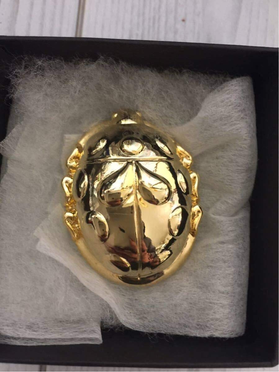 Amazon.co.jp: ジョジョの奇妙な冒険 ジョルノのてんとう虫ブローチ