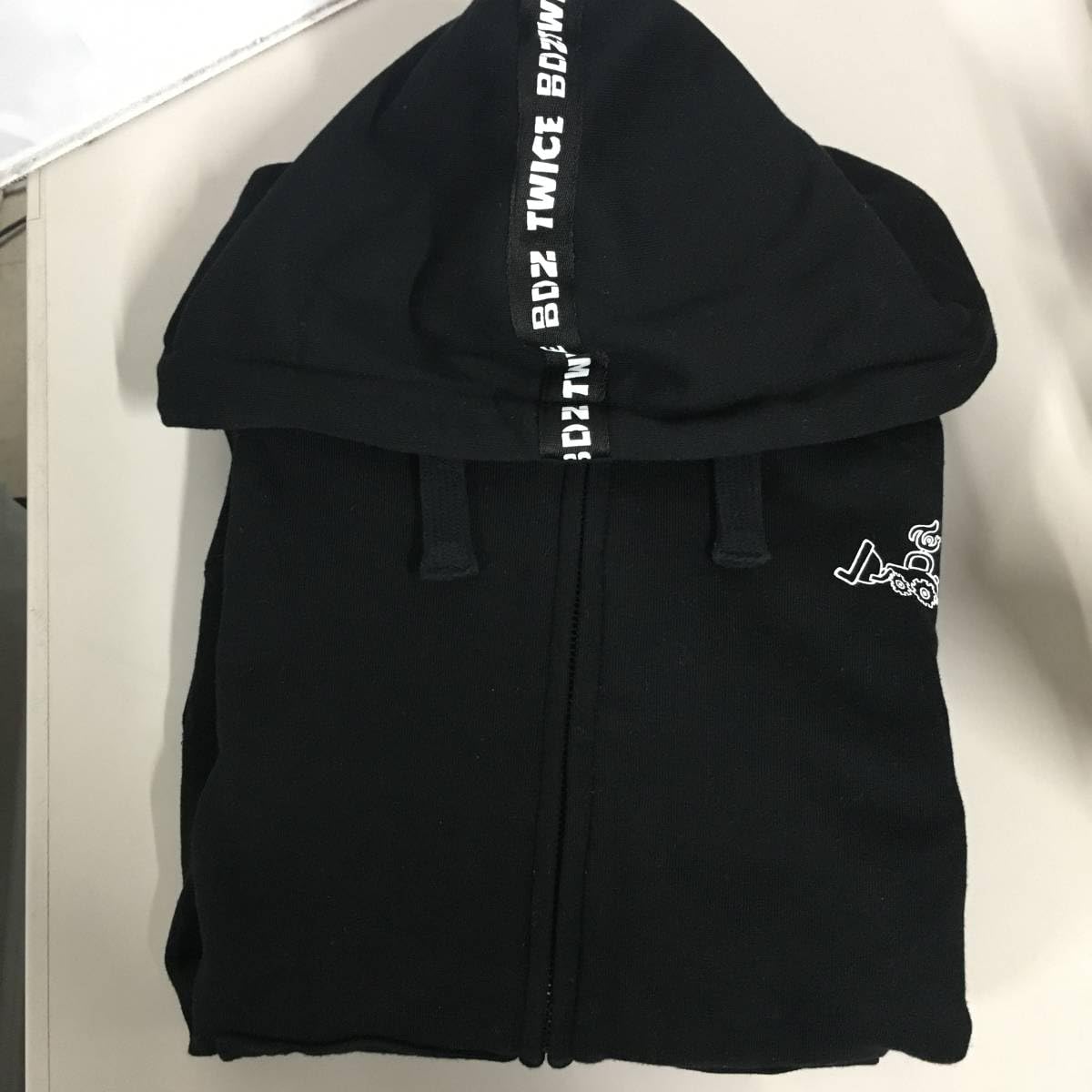 Amazon.co.jp: ○TWICE パーカー ブラック Mサイズ 1st ARENA TOUR