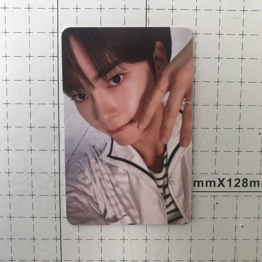 Amazon.co.jp: ゼベワン ZB1 ハンビン MC 韓国 サノク トレカ : ホビー