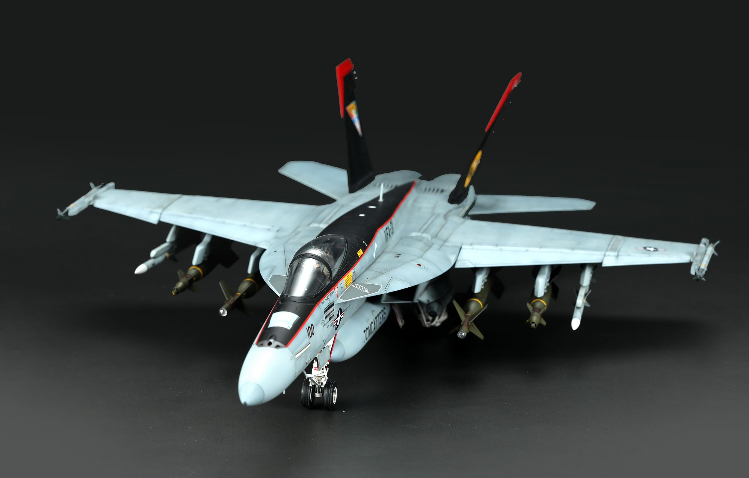 Amazon | モンモデル 1/48 アメリカ軍 ボーイング F/A-18E スーパー