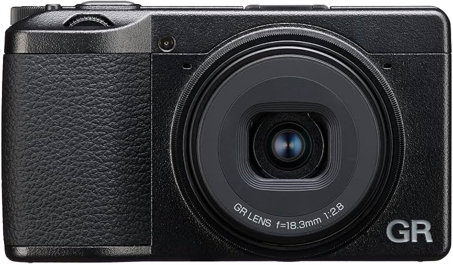 Amazon Canada: RICOH GR III HDF, Premium Digital Compact Camera