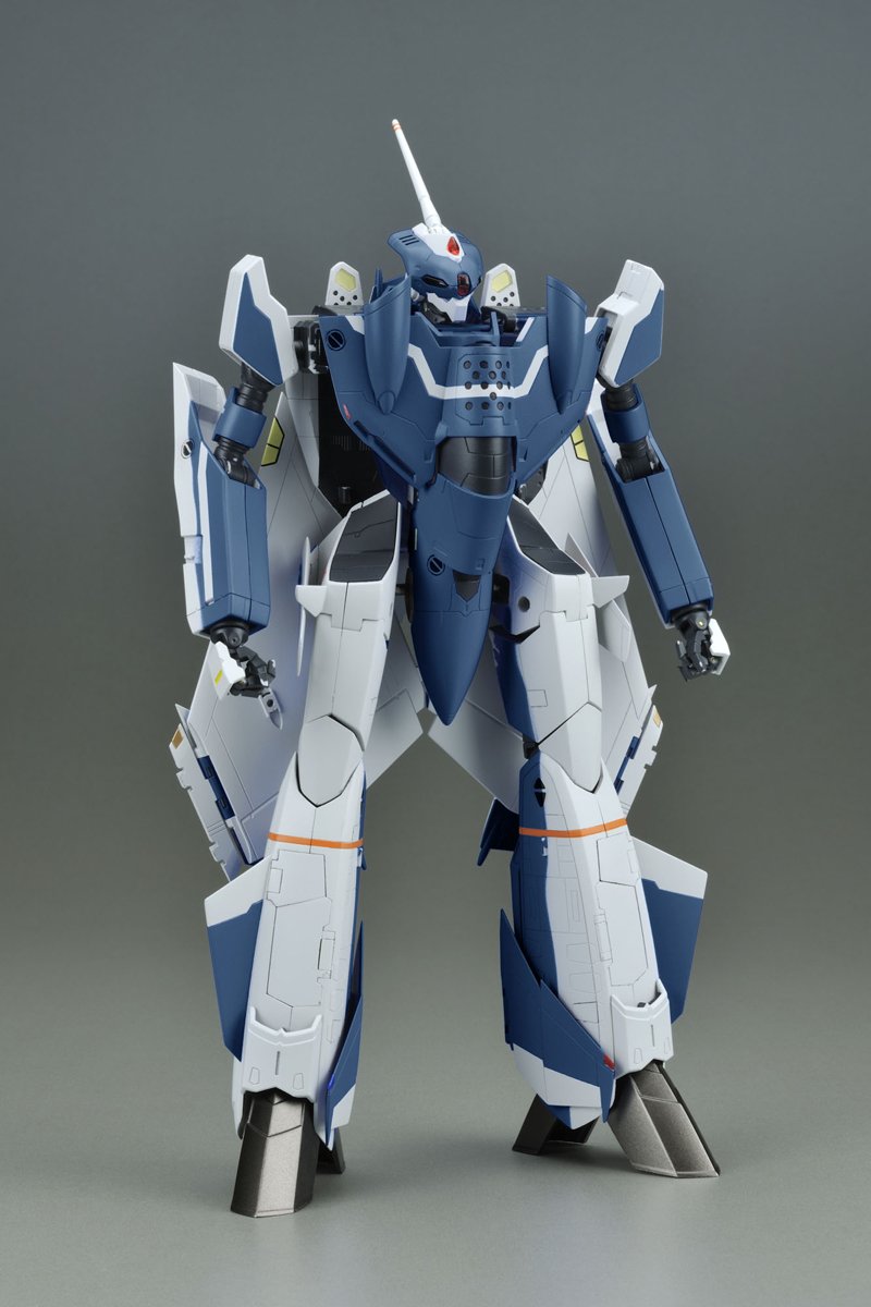Amazon.co.jp: マクロスゼロ 1/60 完全変形VF-0D フェニックス 工藤
