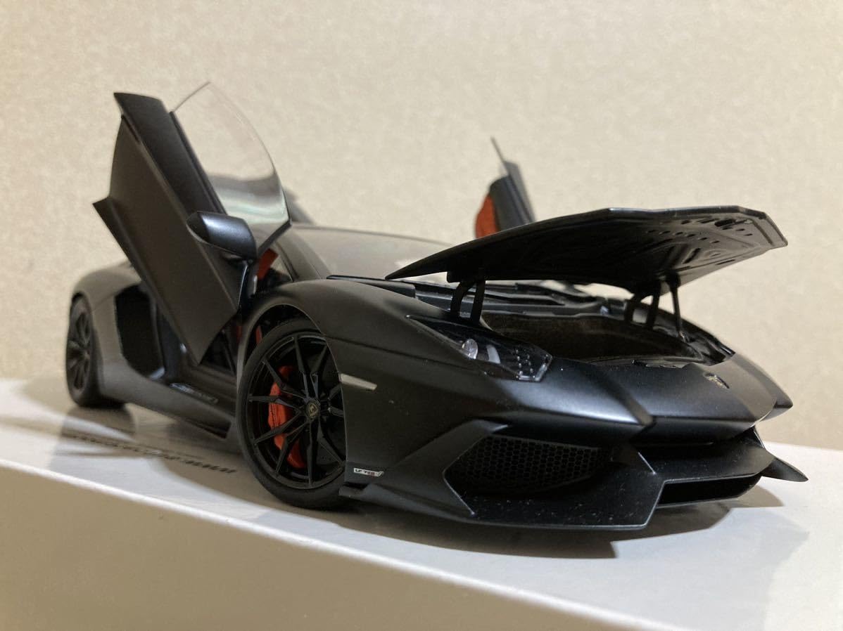 Amazon | オートアート 1/18 ランボルギーニ アヴェンタドール LP720-4