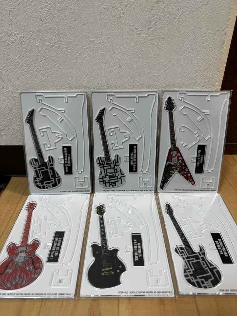 Amazon.co.jp: 布袋寅泰 アクリルギターフィギュア 6本セット : おもちゃ