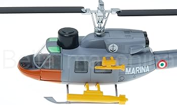 迷彩色ヘリコプター模型 スタンド，ケース付き 61+h4nEyJyL.jpg