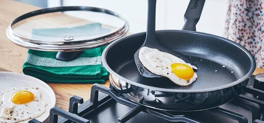 Amazon.com: New Tupperware Daily Universal Cookware 9 1/2