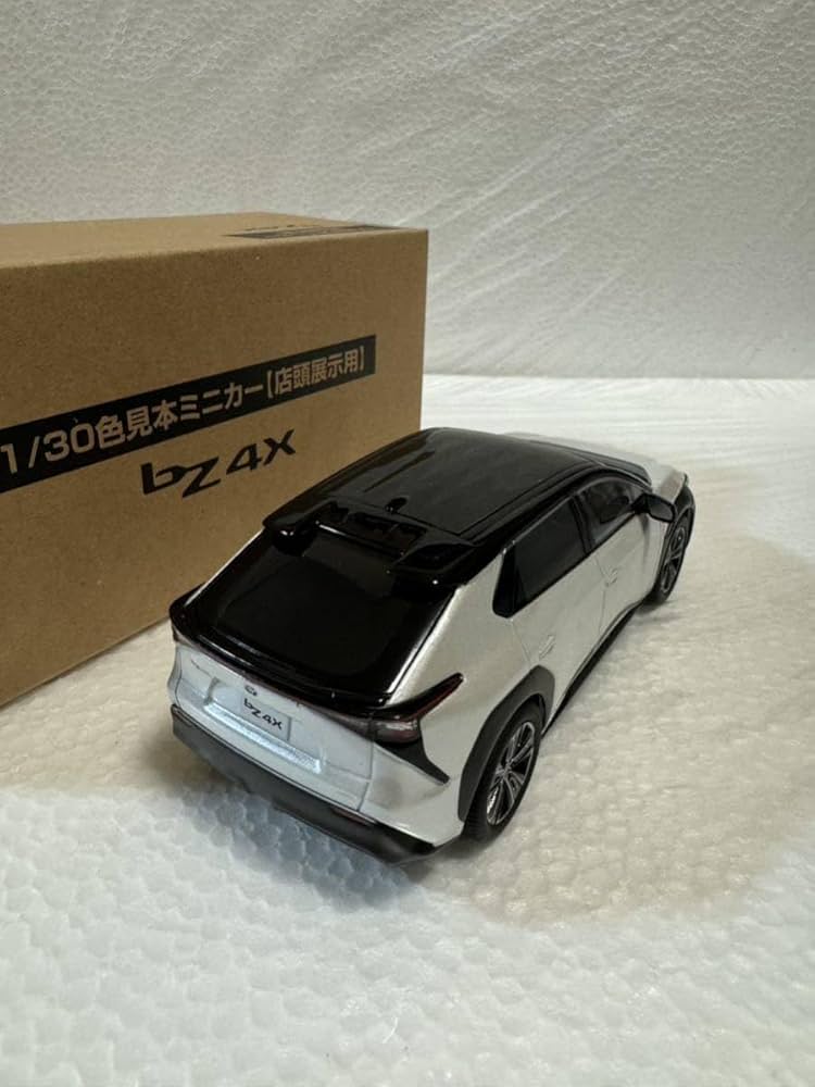Amazon.co.jp: 130 トヨタ 新型bZ4X カラーサンプル ミニカー 2トーン