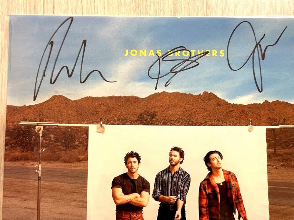 サイン入り海外雑誌Jonas Brothers