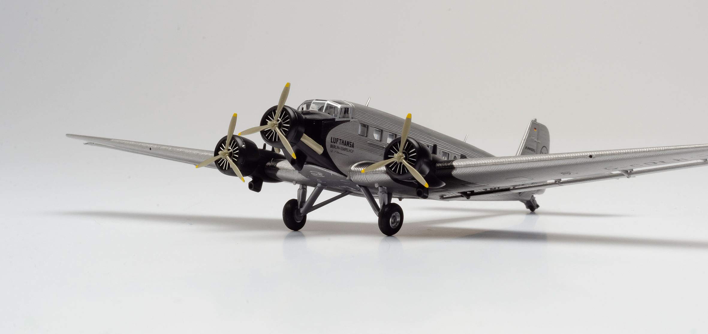 Amazon | ヘルパ 1/200 JU-52/3m ルフトハンザ航空 D-AQUI 19040 完成