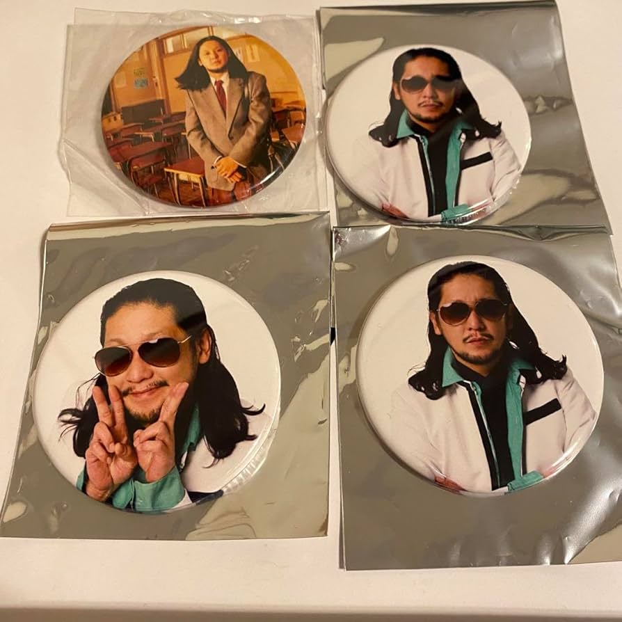 Amazon.co.jp: 氣志團 白鳥松竹梅 缶バッジセット : Toys & Games