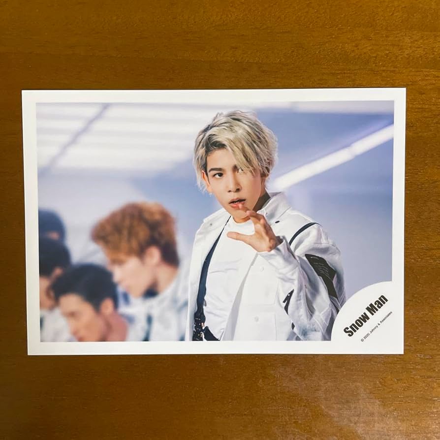 Amazon.co.jp: Snow Man ラウール 公式写真 D.D. : おもちゃ