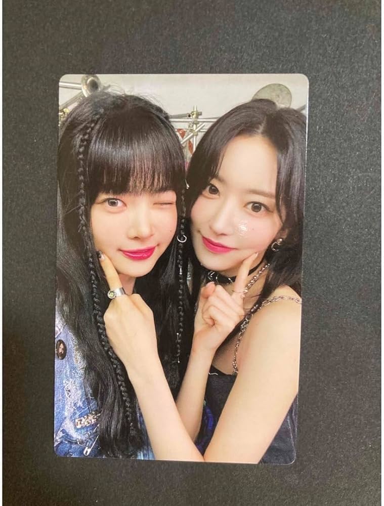 Amazon.co.jp: ルセラフィム UNFORGIVEN ウンチェ&サクラ トレカ 初回