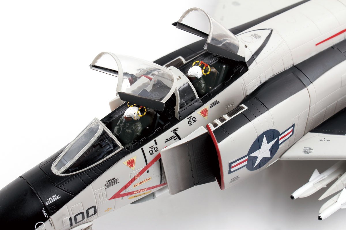 Amazon | 童友社 1/32 エリートフォースシリーズF-4J ファントムII