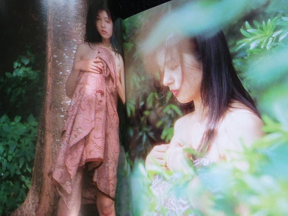 Amazon.co.jp: 4985／青山知可子 写真集 亜熱帯 GORO特別編集 激写文庫