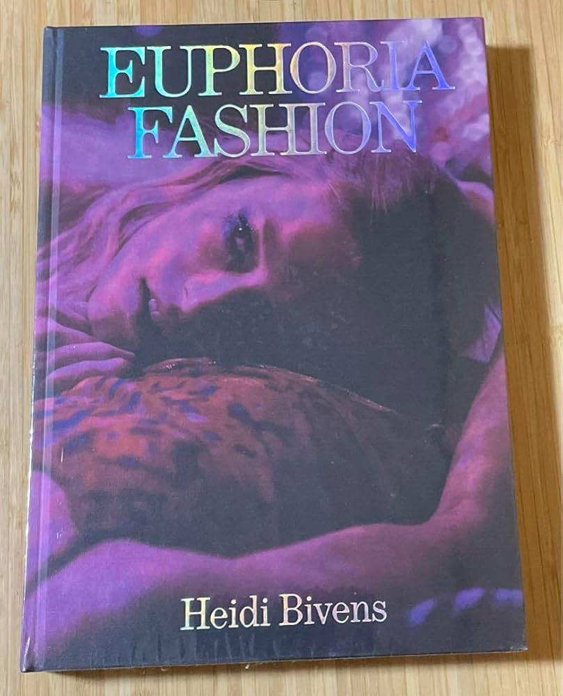 Amazon.co.jp: A24 Euphoria Fashion 本 映画 グッズ アート