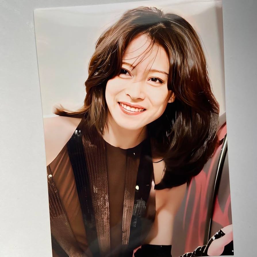 Amazon.co.jp: 中森明菜 写真 2Lサイズ 705B : おもちゃ