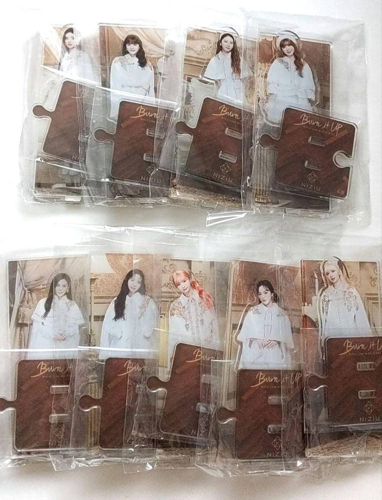 Amazon.co.jp: NiziUアクスタ コンプ Burn it up : おもちゃ