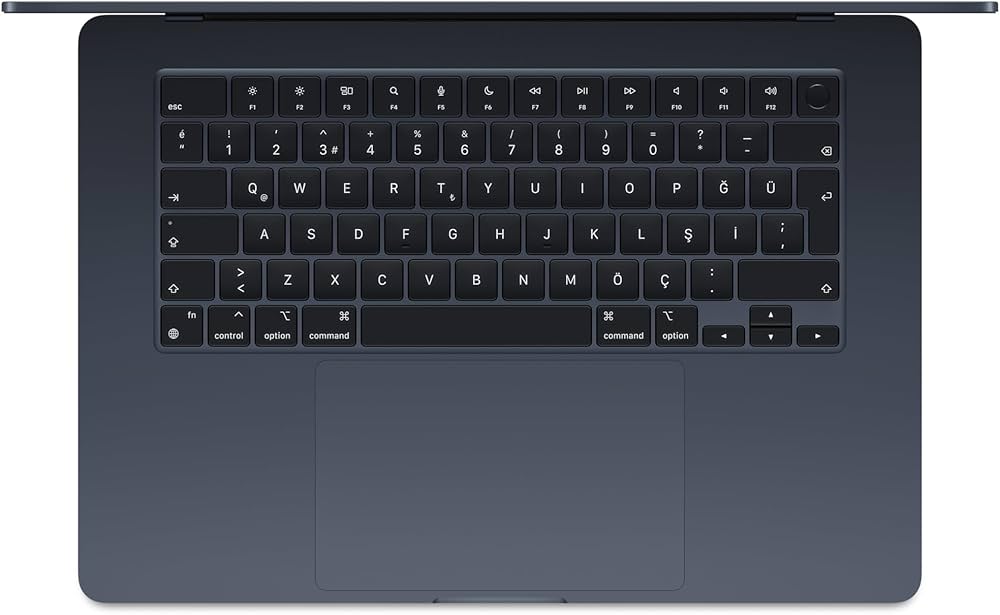 Apple 2024 M3 çipli 15 inç MacBook Air Laptop: 15.3 inç Liquid