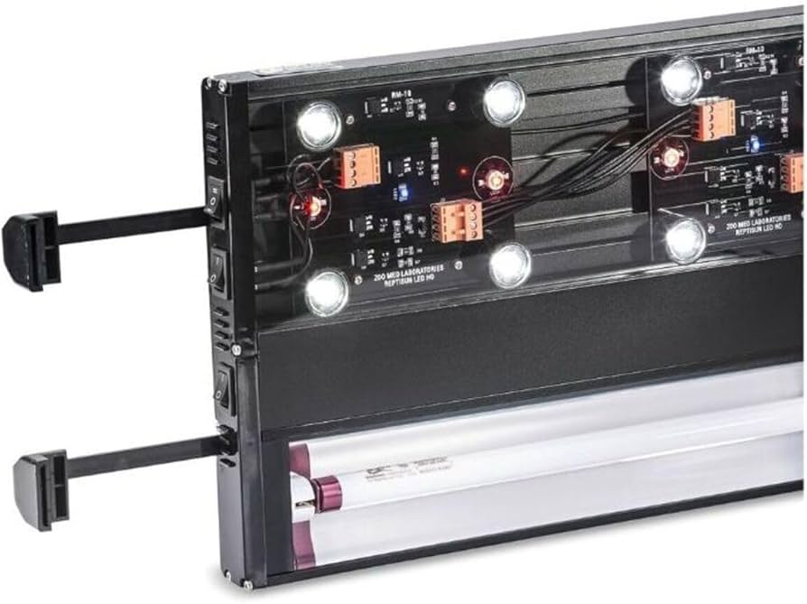 Amazon | ズーメッドジャパン ZOOMED LED UVBテラリウムフード24 LF-86