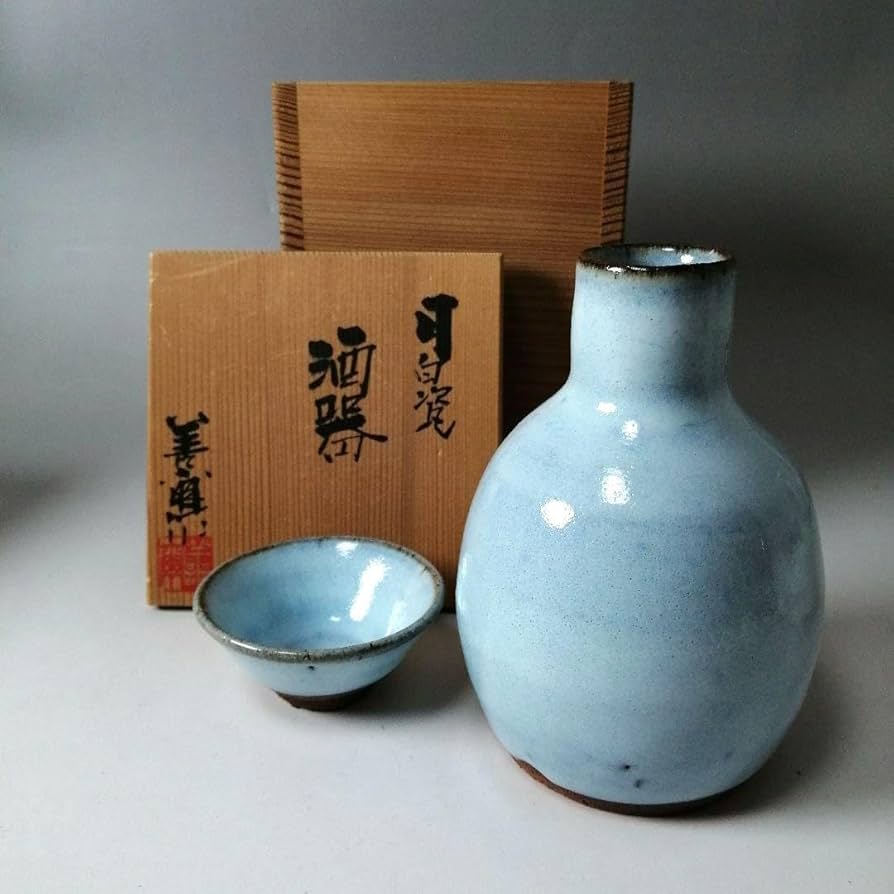 Amazon.co.jp: 宮下善爾 月白瓷 酒器 共箱 ぐい呑 徳利 京焼 盃 青白釉