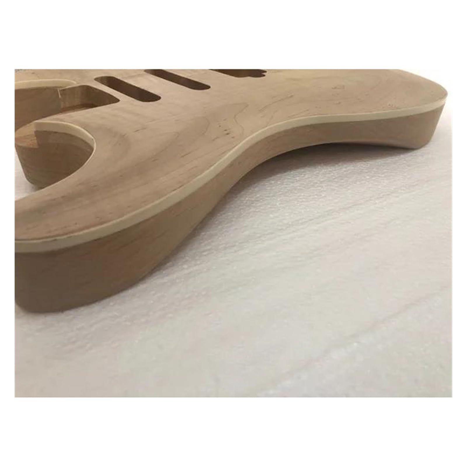 Amazon | 未仕上げのエレキギターボディ、カーブトップボディ