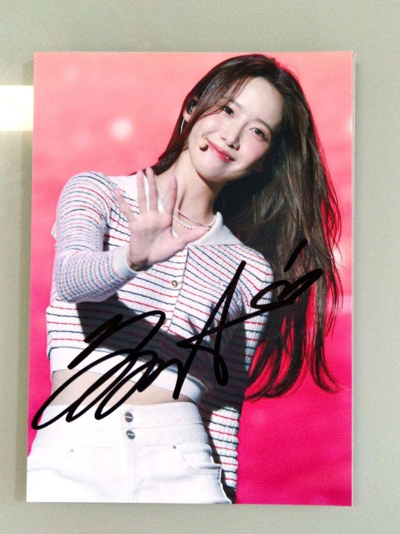Amazon.co.jp: ユナ直筆サイン入り2Lサイズ写真…YoonA…少女時代 : おもちゃ