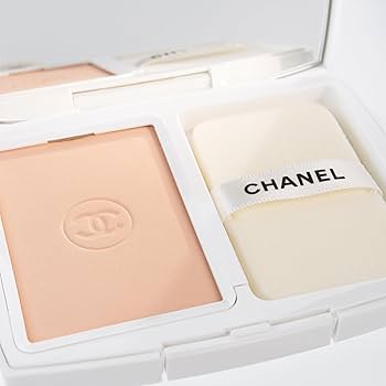 CHANEL LE BLANC 10 BEIGE パウダーファンデーション CHANEL LE BLANC