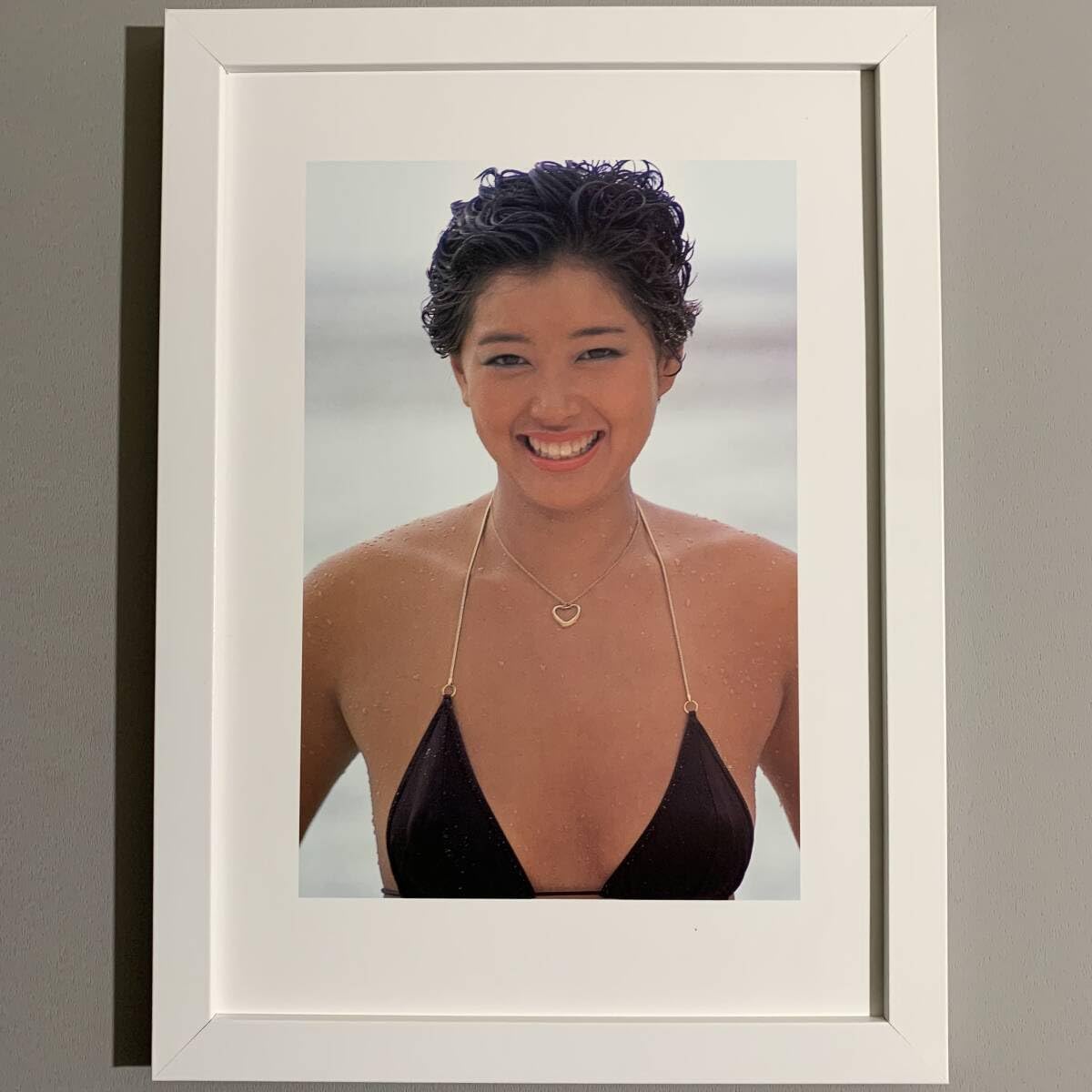 Amazon.co.jp: 夏目雅子 水着グラビア/B5額装品/写真集掲載/撮影)池谷