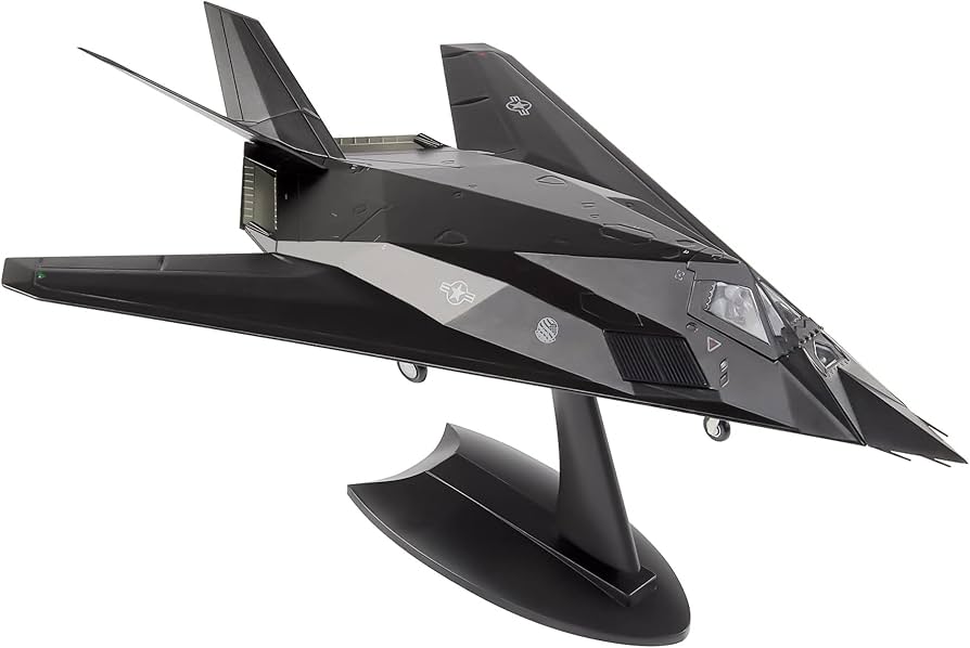 Amazon | HANGHANG 1/72 F-117 攻撃機 (ナイトホーク) メタル