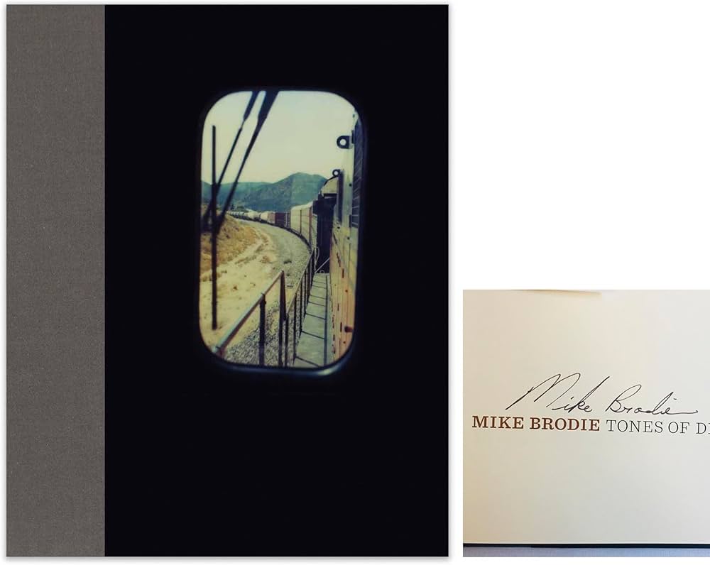 Mike Brodie - Tones of Dirt and Bone: Mike Brodie: 9781936611102