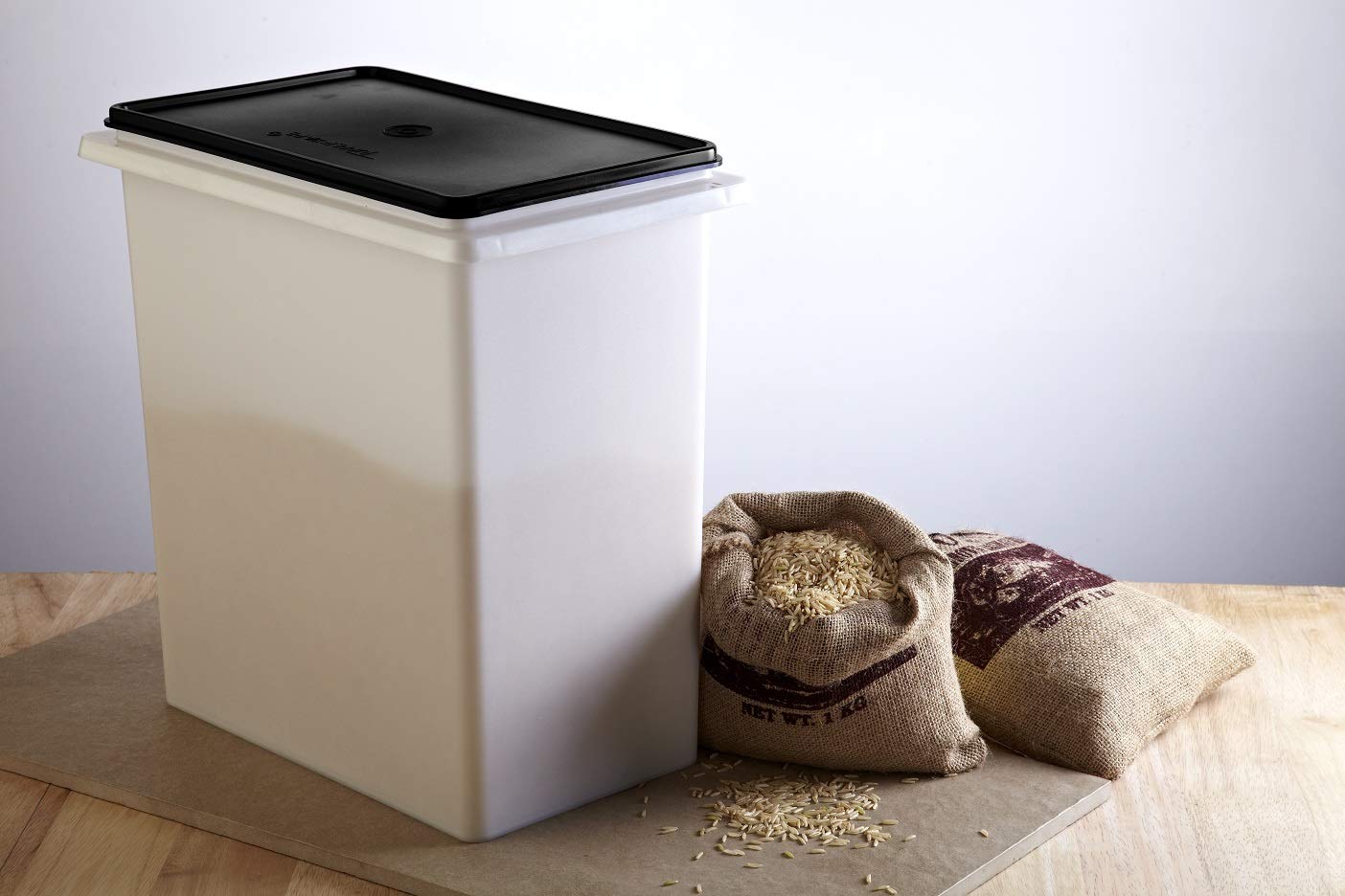 Amazon | TupperwareライスKeeper、10 kg | Tupperware | 米びつ