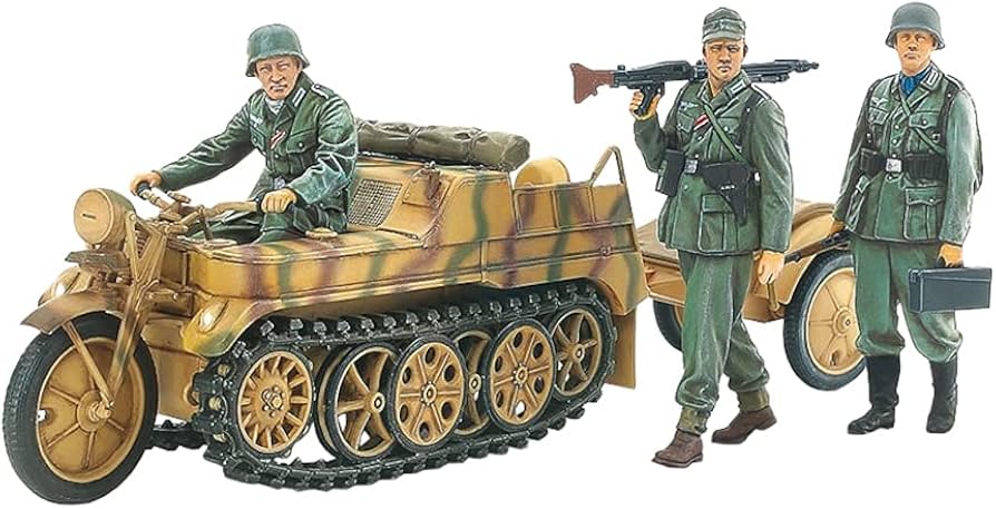 Amazon.com: Tamiya 35377-000 Military 35377 1:35 German Sd.Kfz.2