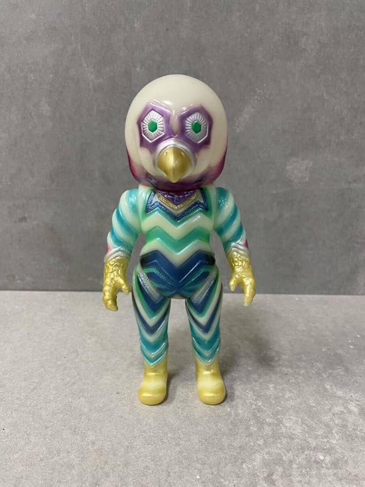 Amazon.co.jp: m1号 ガッツ星人蓄光ソフビ 平成シリーズ