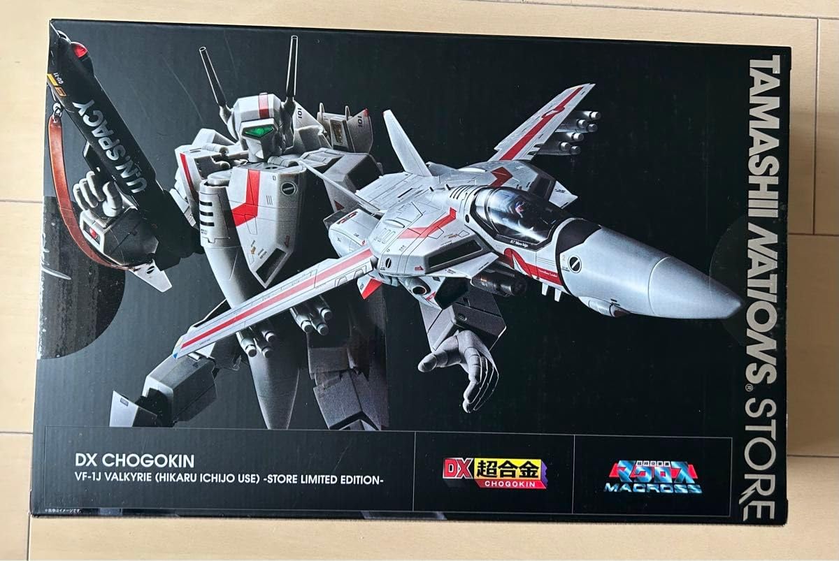 Amazon.co.jp: DX超合金 VF-1J バルキリー（一条輝機）Store Limited