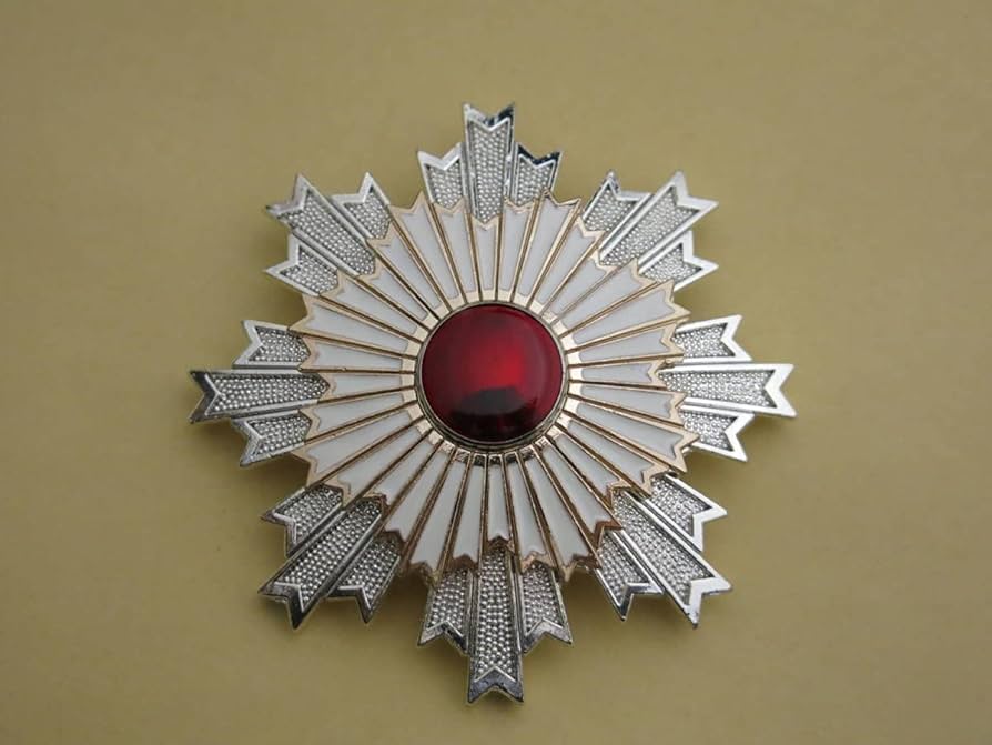 Amazon.co.jp: 勲二等旭日章 勲章 精密複製 日本陸海軍 大日本帝国