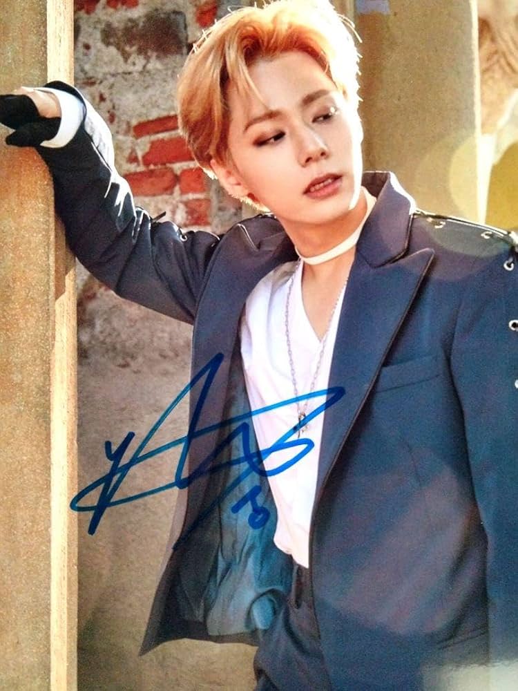 Amazon.co.jp: …ファンウンサイン入り超大型写真 …ONEUS…HWANWOONG…5