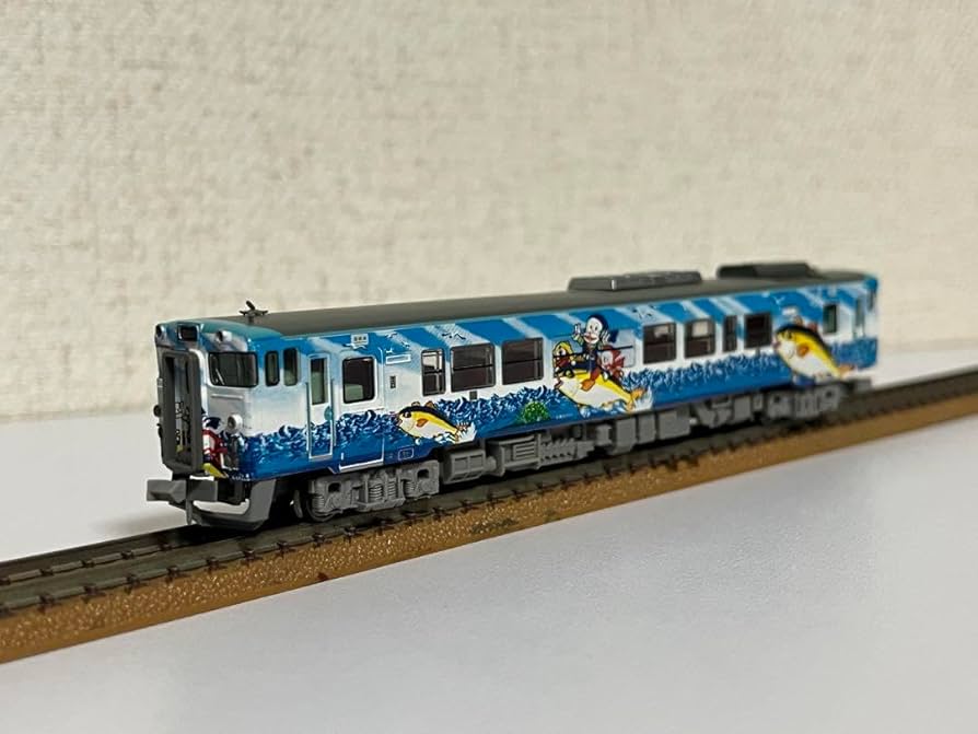 Amazon.co.jp: マイクロエース 氷見線 キハ40 2135 忍者ハットリくん