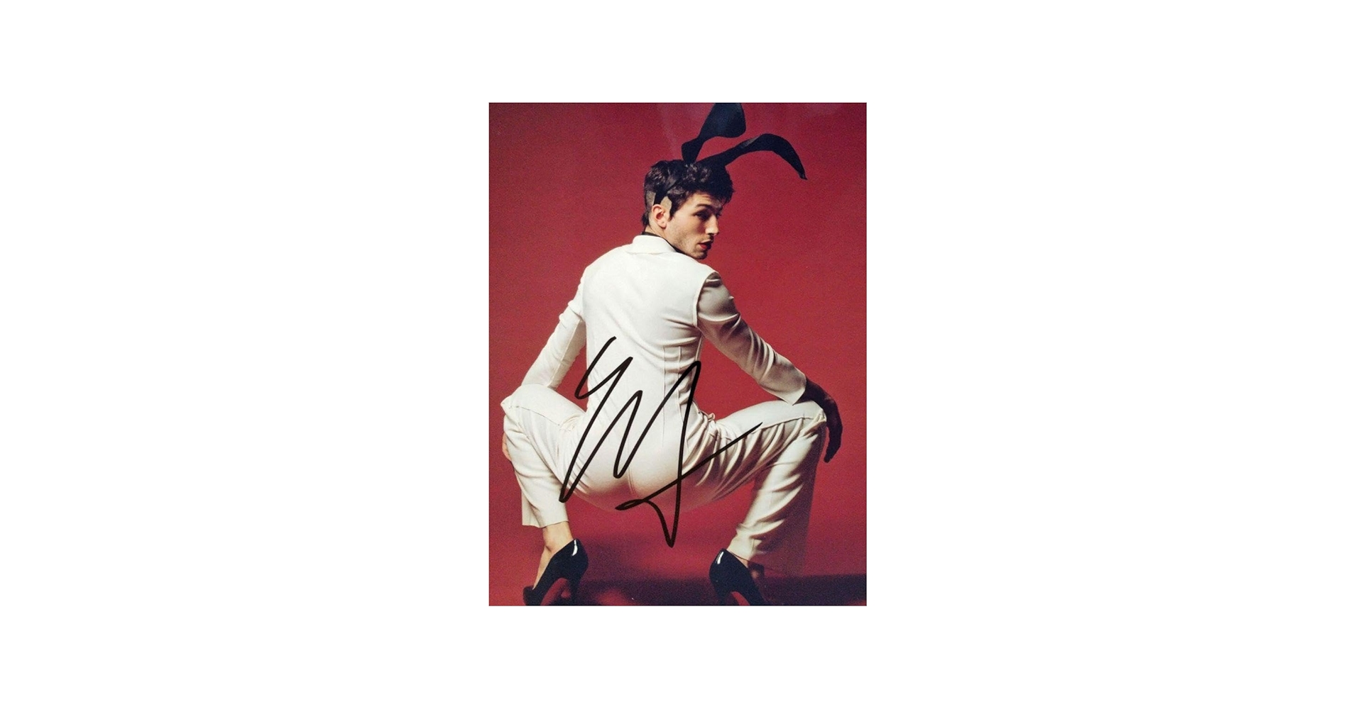 Amazon.co.jp: エズラミラー直筆サイン入り写真…Ezra Miller… : おもちゃ