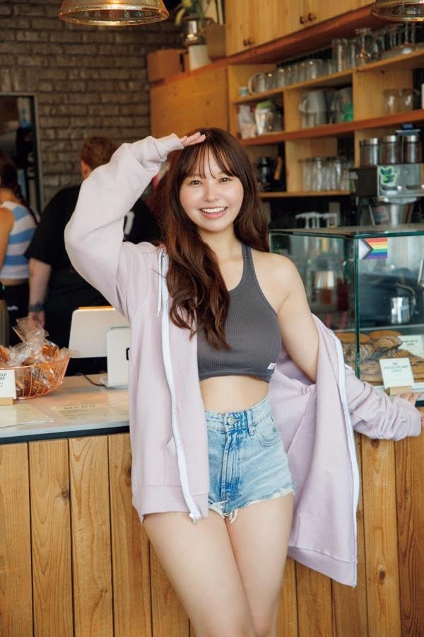 Amazon.co.jp: 【直筆サイン入り・封入特典あり】本郷柚巴 3rd写真集